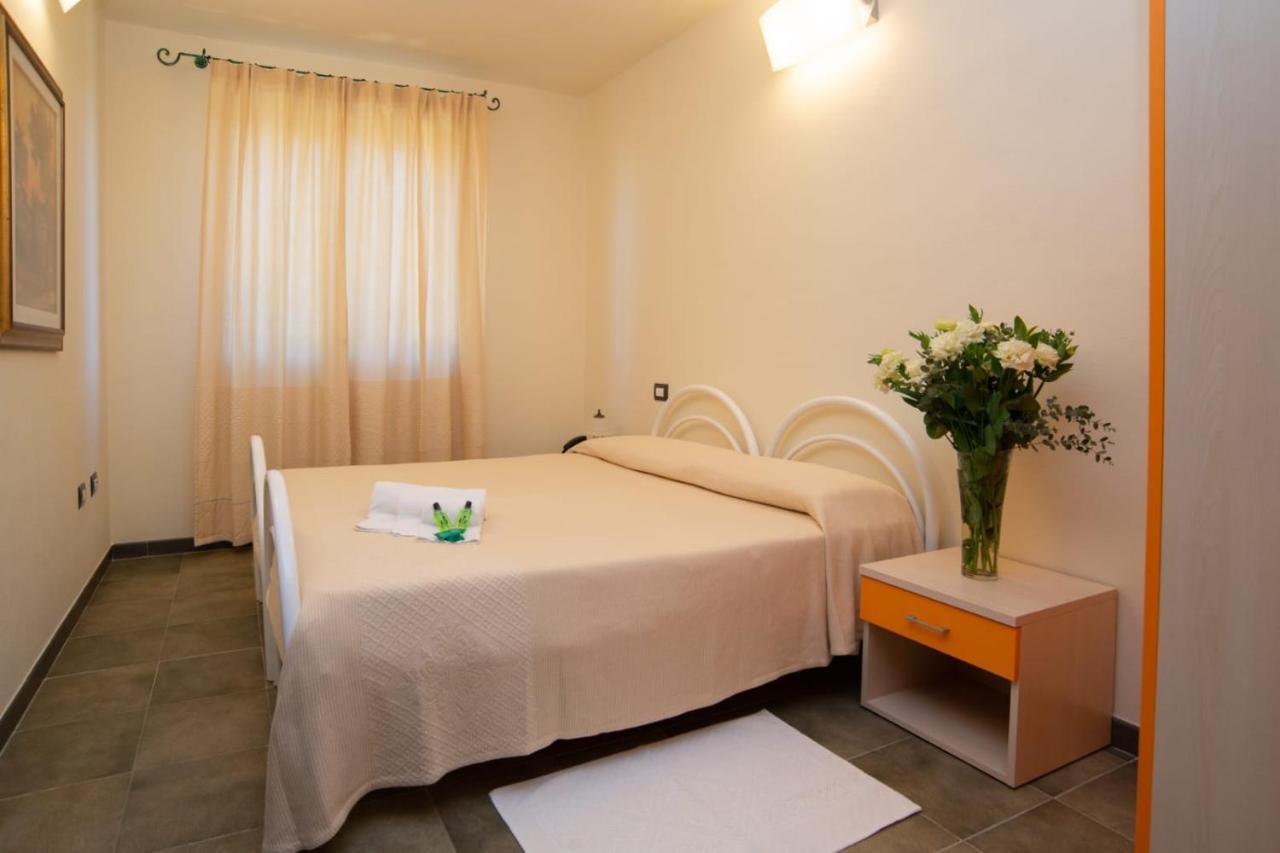 S'Ena Hotel Arbus Εξωτερικό φωτογραφία